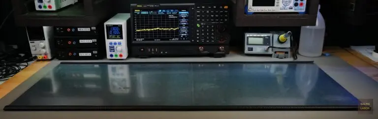 100 cm × 40 cm verzinktes Stahlblech, 2 mm stark, verwendet als Referenzmassefläche